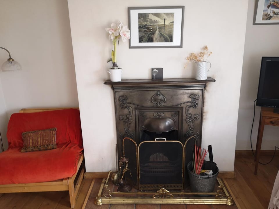 TV and multimedia, Living room, fireplace