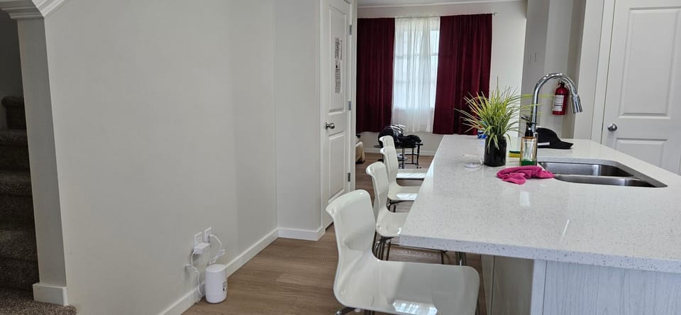 Kitchen or kitchenette, Communal kitchen