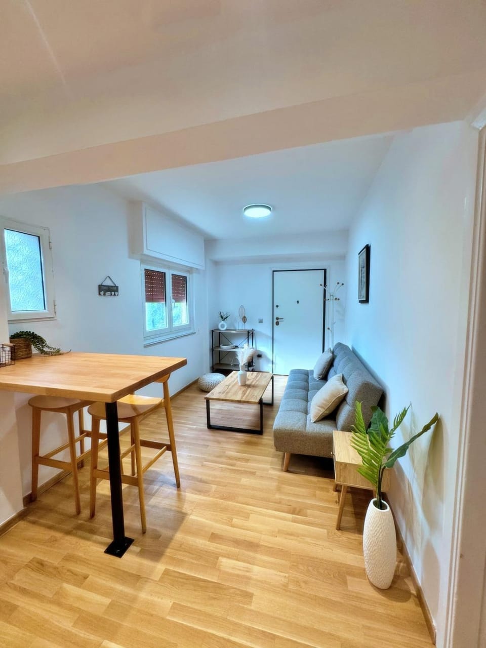Southcoast Suite Vouliagmeni Apartment in Vouliagmeni