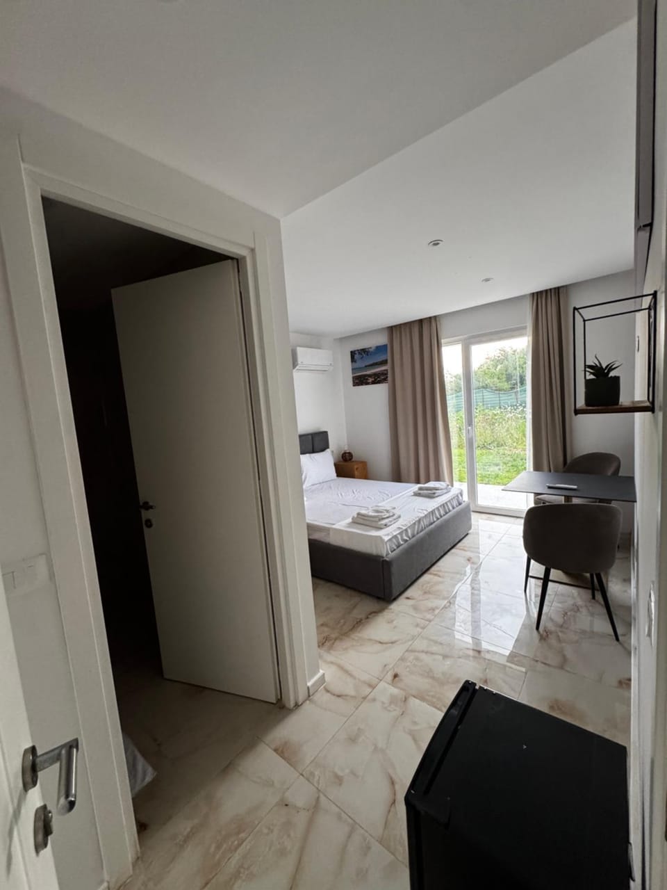 Azure Haven Bed and Breakfast in Vlorë County, Albania