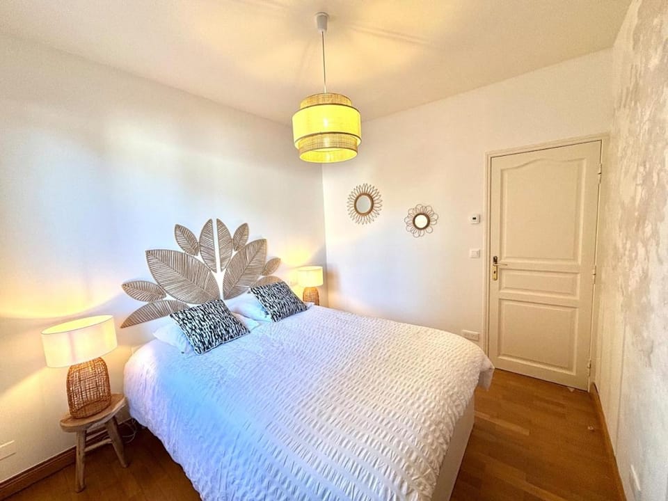 maison cosy salle de jeux & jacuzzi House in Brittany