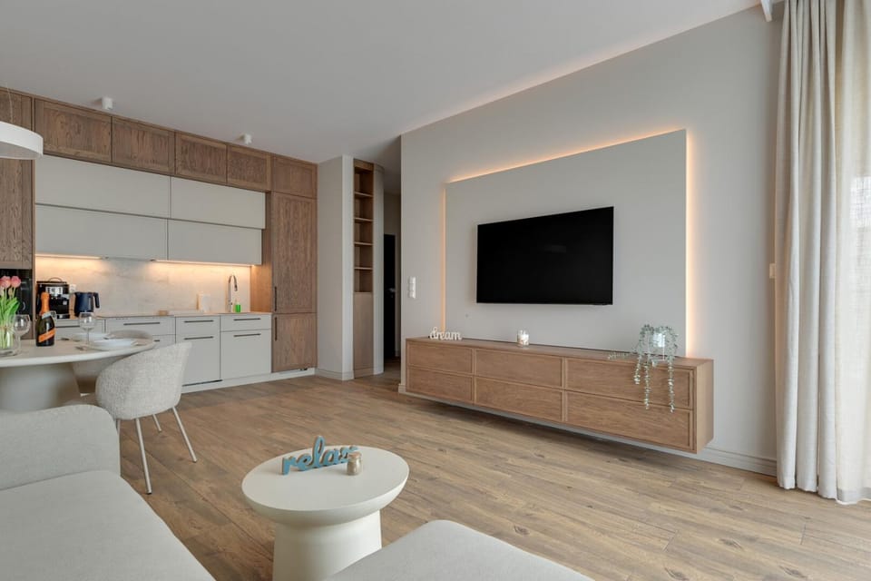 TV and multimedia, Kitchen or kitchenette, Living room, Seating area
