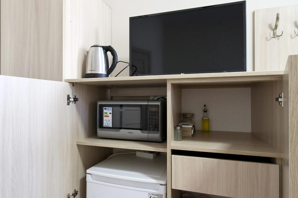TV and multimedia, Kitchen or kitchenette