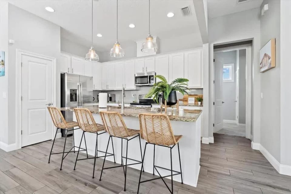 Luxe at Le Beach - Sleeps 12 Spacious WIFI TV House in Jacksonville Beach