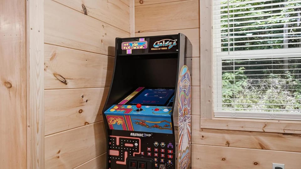 Rocking N Creekside Getaway Chalet in Gatlinburg