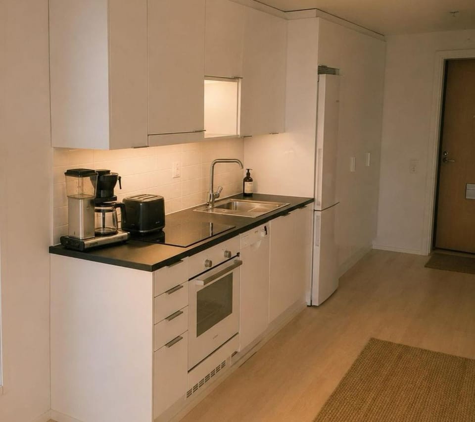 Coffee/tea facilities, Kitchen or kitchenette, dishwasher, microwave, oven, toaster