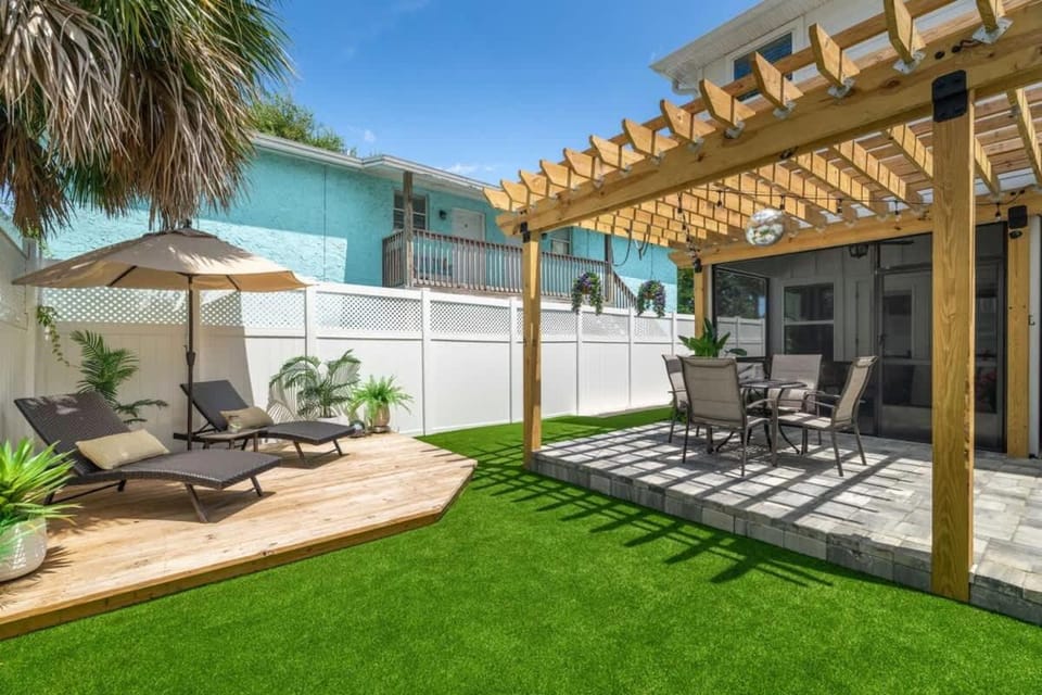 Palm Escape - Team Joseph Ellen House in Jacksonville Beach