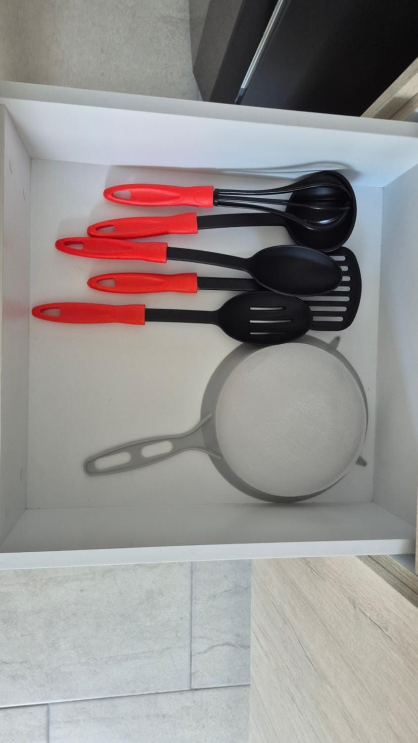 Kitchen or kitchenette, kitchen