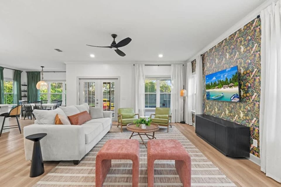 Resort de Tropical - Team Joseph Ellen House in Jacksonville Beach