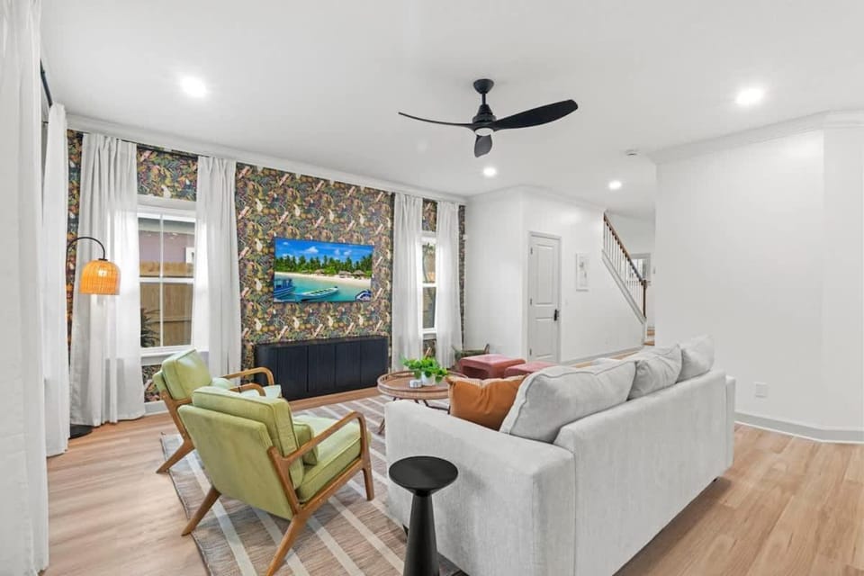 Resort de Tropical - Team Joseph Ellen House in Jacksonville Beach