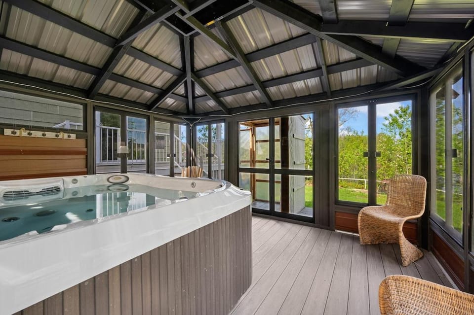 Au Petit Cap Vert Chalet in Quebec