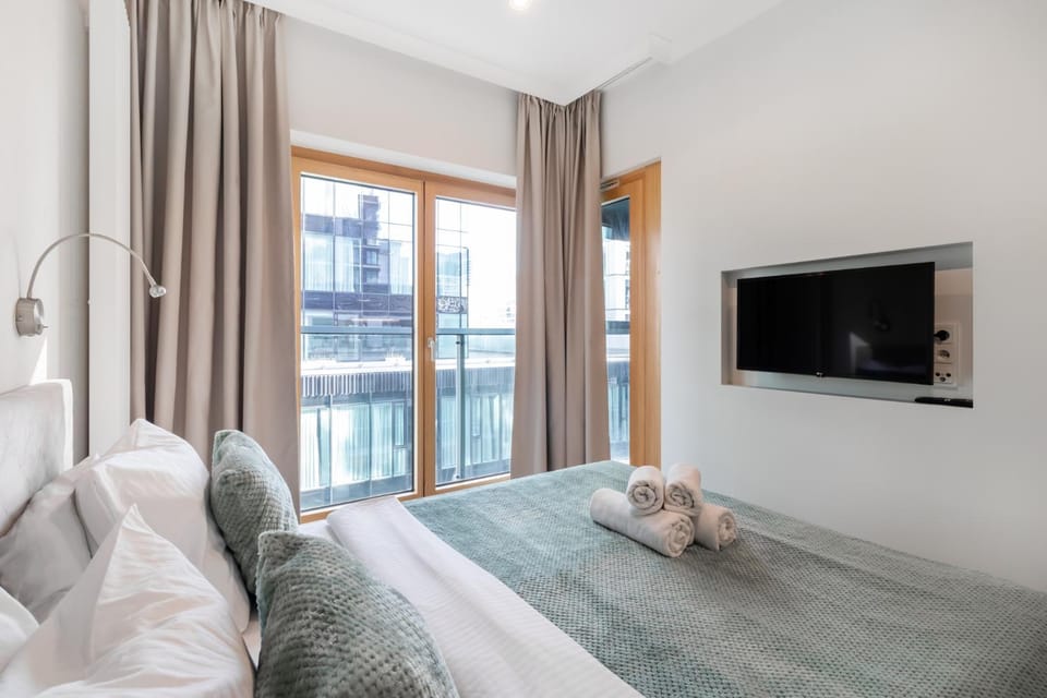 Communal lounge/ TV room, Bed, TV and multimedia, Photo of the whole room, Evening entertainment, Bedroom, Pets, towels