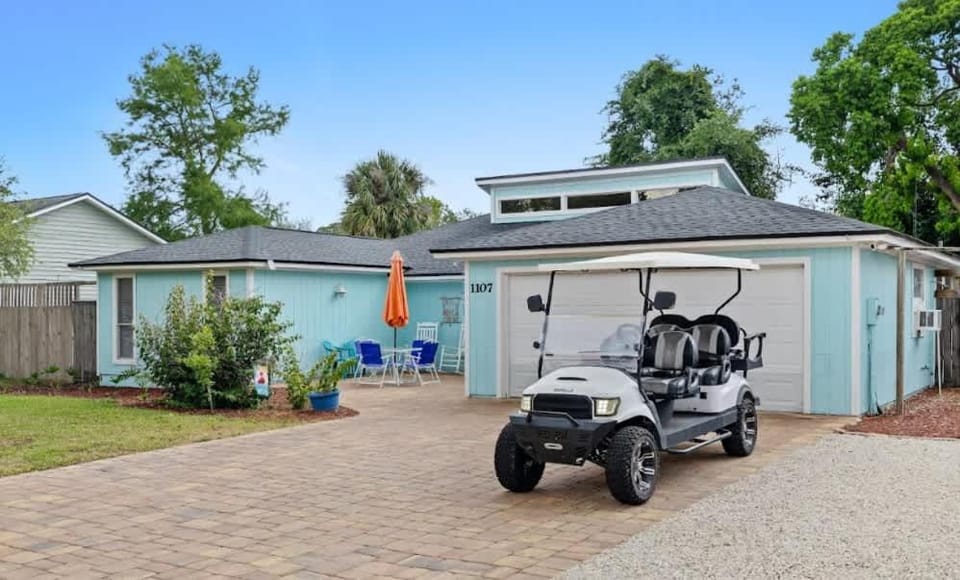 Saltwater Retreat - Pool Golf Cart Inlcuded House in Jacksonville Beach