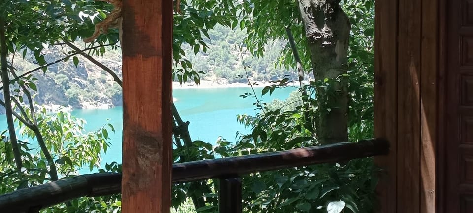 Comfortable lakeside house! Chalet in Andalusia