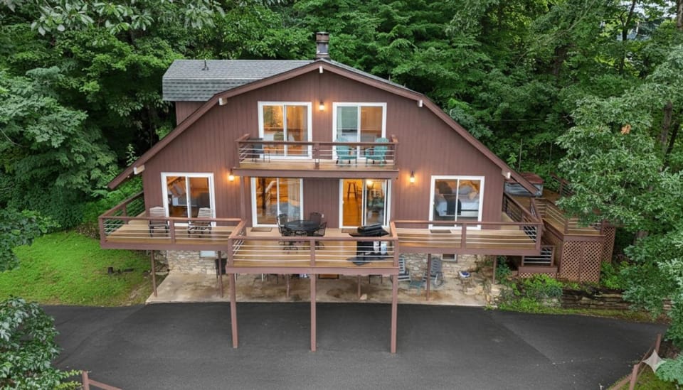 4BR in Maggie Valley Golf Club, Game Room, Hot Tub House in Maggie Valley