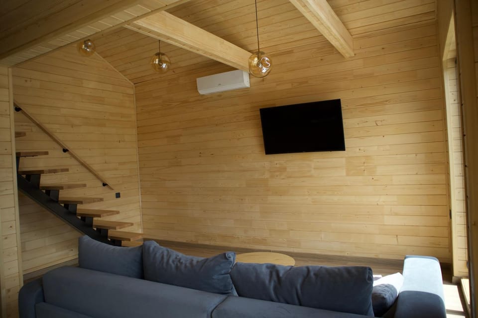 TV and multimedia, Living room, Seating area, air conditioner