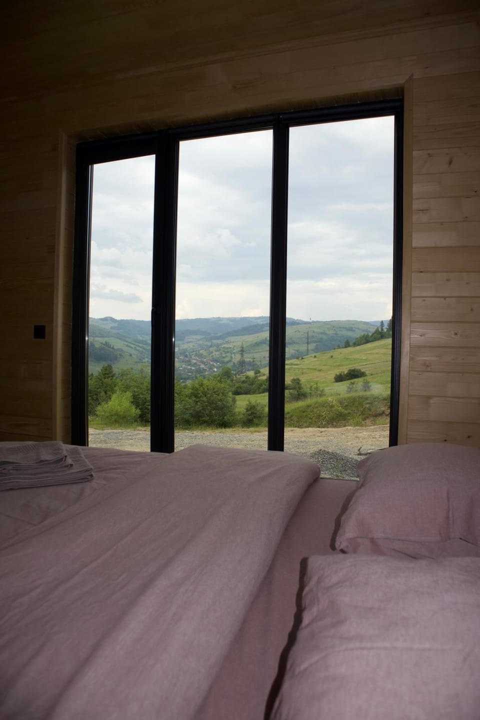 Bed, Photo of the whole room, Bedroom, Mountain view