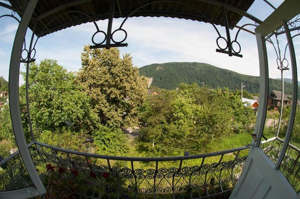 Property building, Nearby landmark, Natural landscape, Garden, View (from property/room), Balcony/Terrace, Garden view, Mountain view
