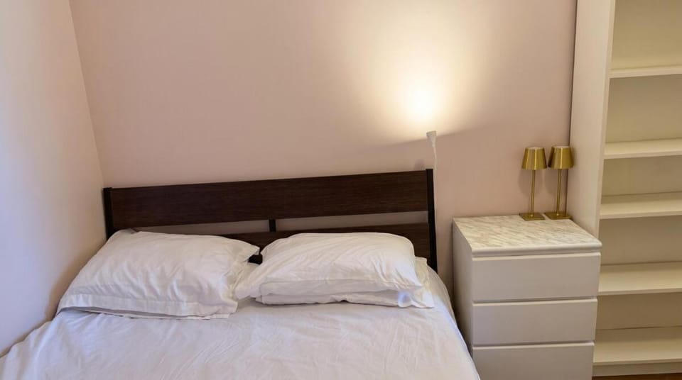 Cozy 1BR Burnaby Retreat Near Metrotown Apartment in Burnaby