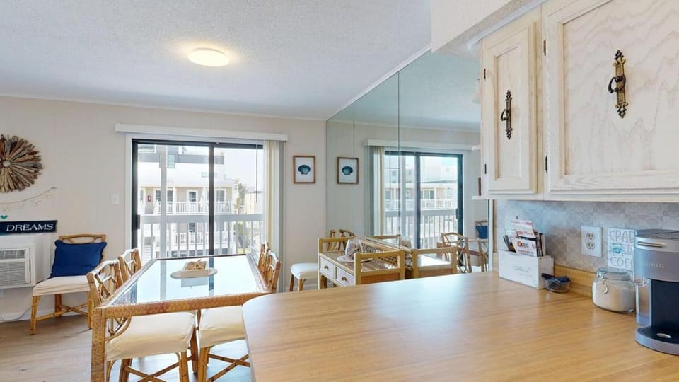 Beach Days & Bay Breezes Await House in Ocean City