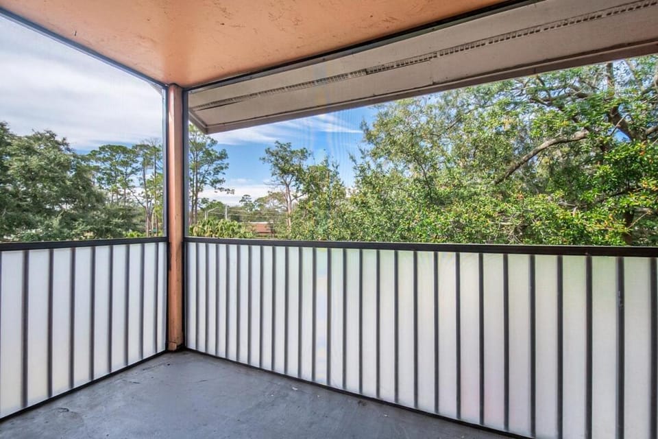 Stylish 2-Bedroom Minutes from Universal Orlando Apartment in Orlando