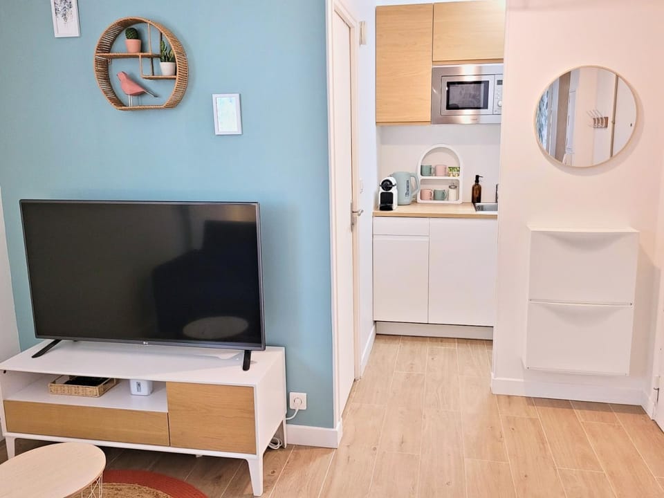 Studio Centre Ville RER A Paris Disney 20 min Apartment in Noisy-le-Grand