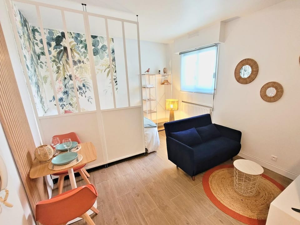 Studio Centre Ville RER A Paris Disney 20 min Apartment in Noisy-le-Grand