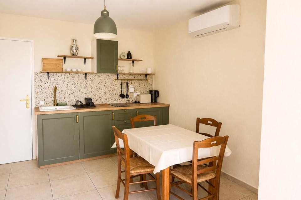 Cocon Estérel - Appartement climatisé avec terrasse privative Apartment in Saint-Raphael