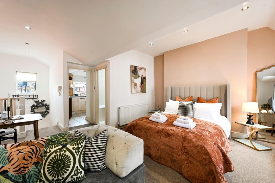 Bed, Lounge or bar, Bedroom