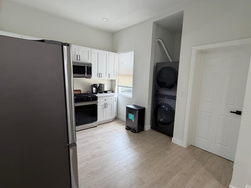 Modern 2BR Oasis Apartment in Jersey City