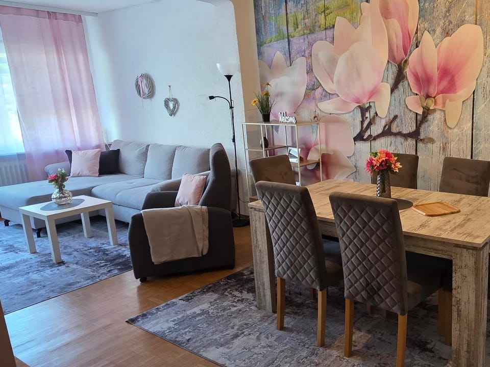Living room, Seating area, Dining area