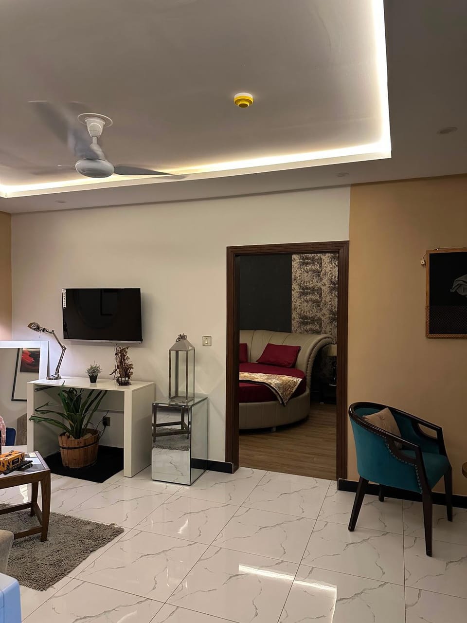 The crimson round bed luxe suite Apartment hotel in Islamabad