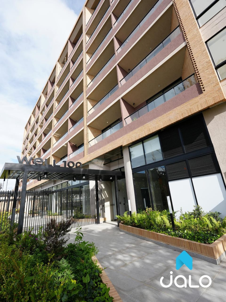 Property building, Facade/entrance
