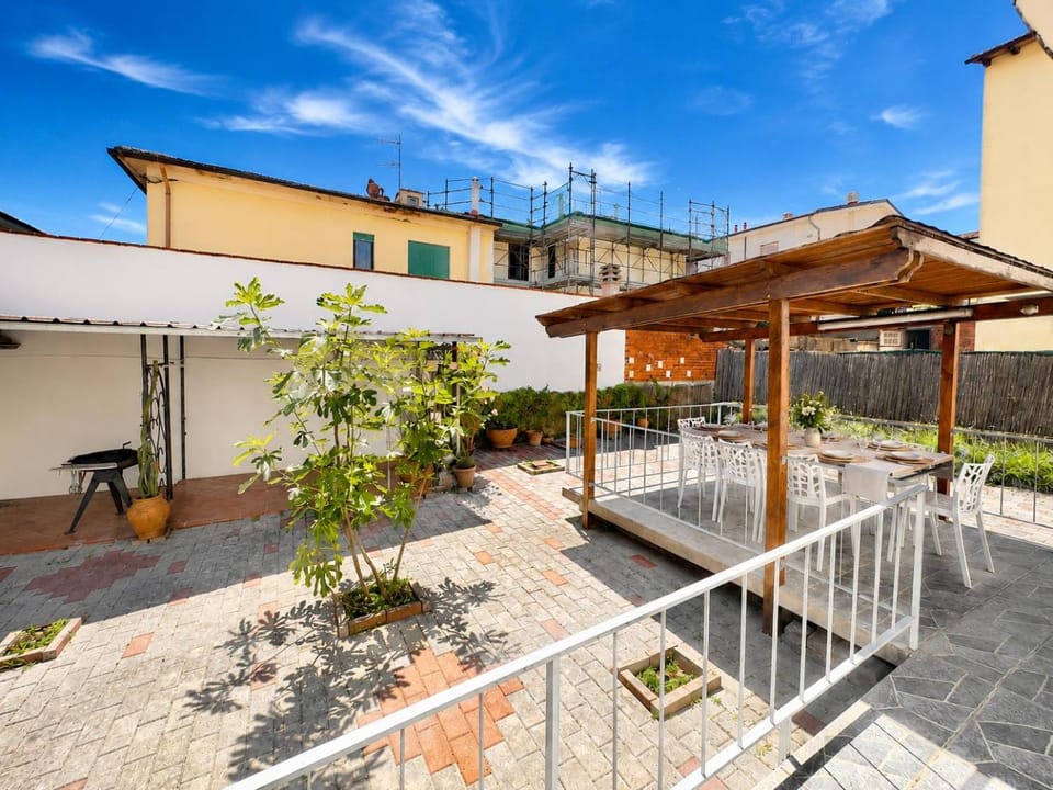 Property building, Patio, Garden, View (from property/room), Dining area, Garden view