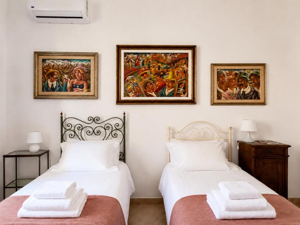 Bed, Photo of the whole room, Bedroom, towels, air conditioner