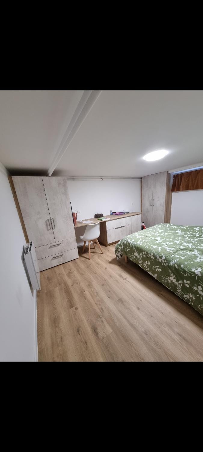 Appartement à Granville, sous-sol aménagé Apartment in Granville