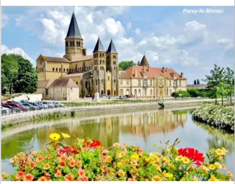 Refuge climatisé tout proche du Pal Apartment in Bourgogne-Franche-Comté