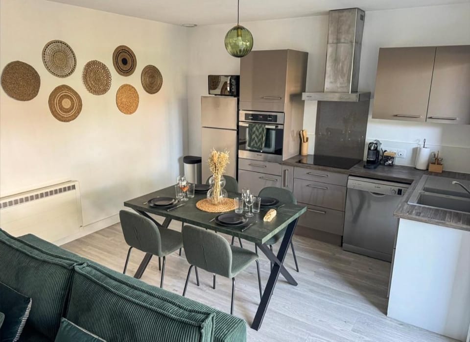 Le Jardin - Jacuzzi & Terrasse abrités, 10min des plages Apartment in Nouvelle-Aquitaine