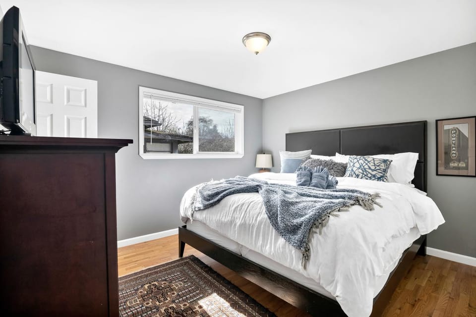 Lakeview Haven 3Bd/3Ba Estate Game Day Stay House in Tukwila
