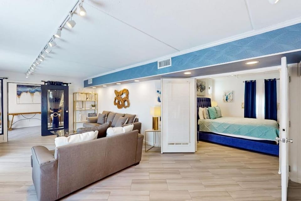 The Waves: unit A House in South Padre Island