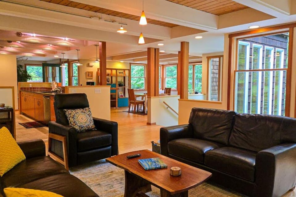 Mount Laurel House in Port Angeles