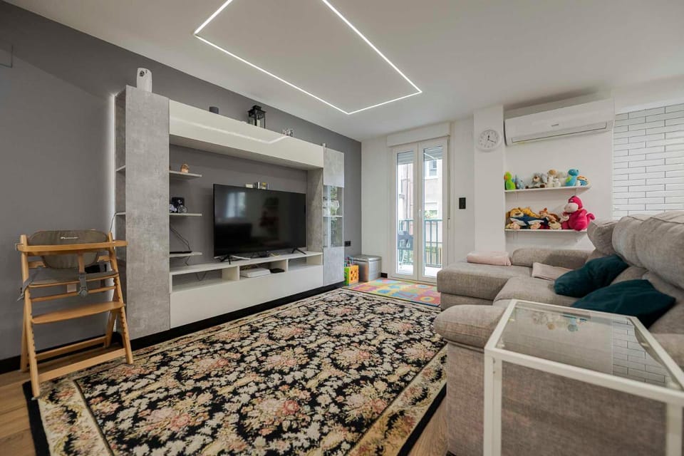 Communal lounge/ TV room, TV and multimedia, Living room, Seating area