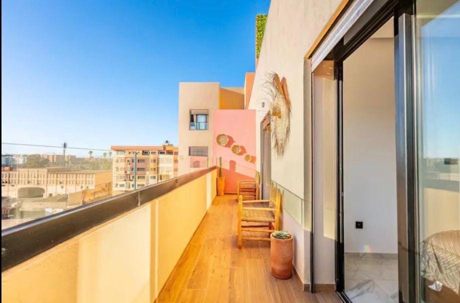 Appartement avec grande terrasse Chic et Moderne en plein centre ville Apartment in Marrakesh