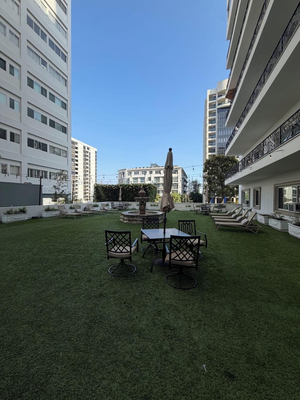 Cozy 1-bedroom apartment with AC in beautiful Los Angeles Apartment in Westwood