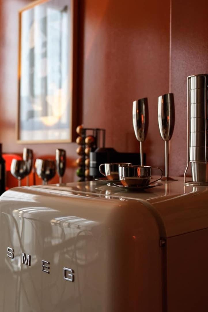 Coffee/tea facilities, Dining area