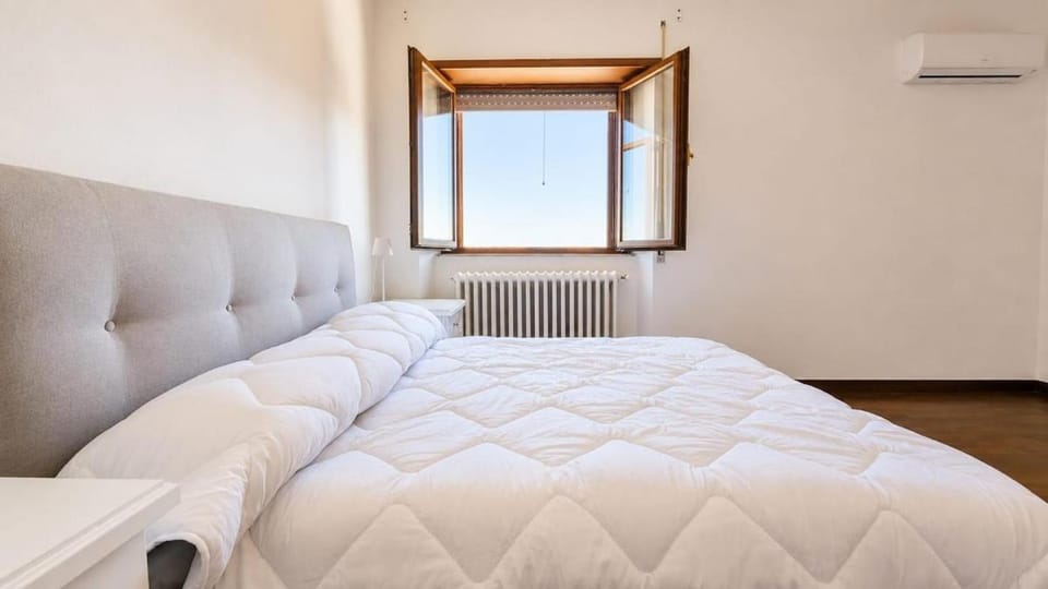 Modern Penthouse in the Center of Tempio Pausania Apartment in Tempio Pausania