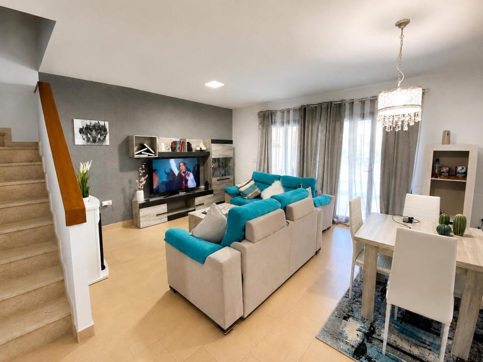 Communal lounge/ TV room, TV and multimedia