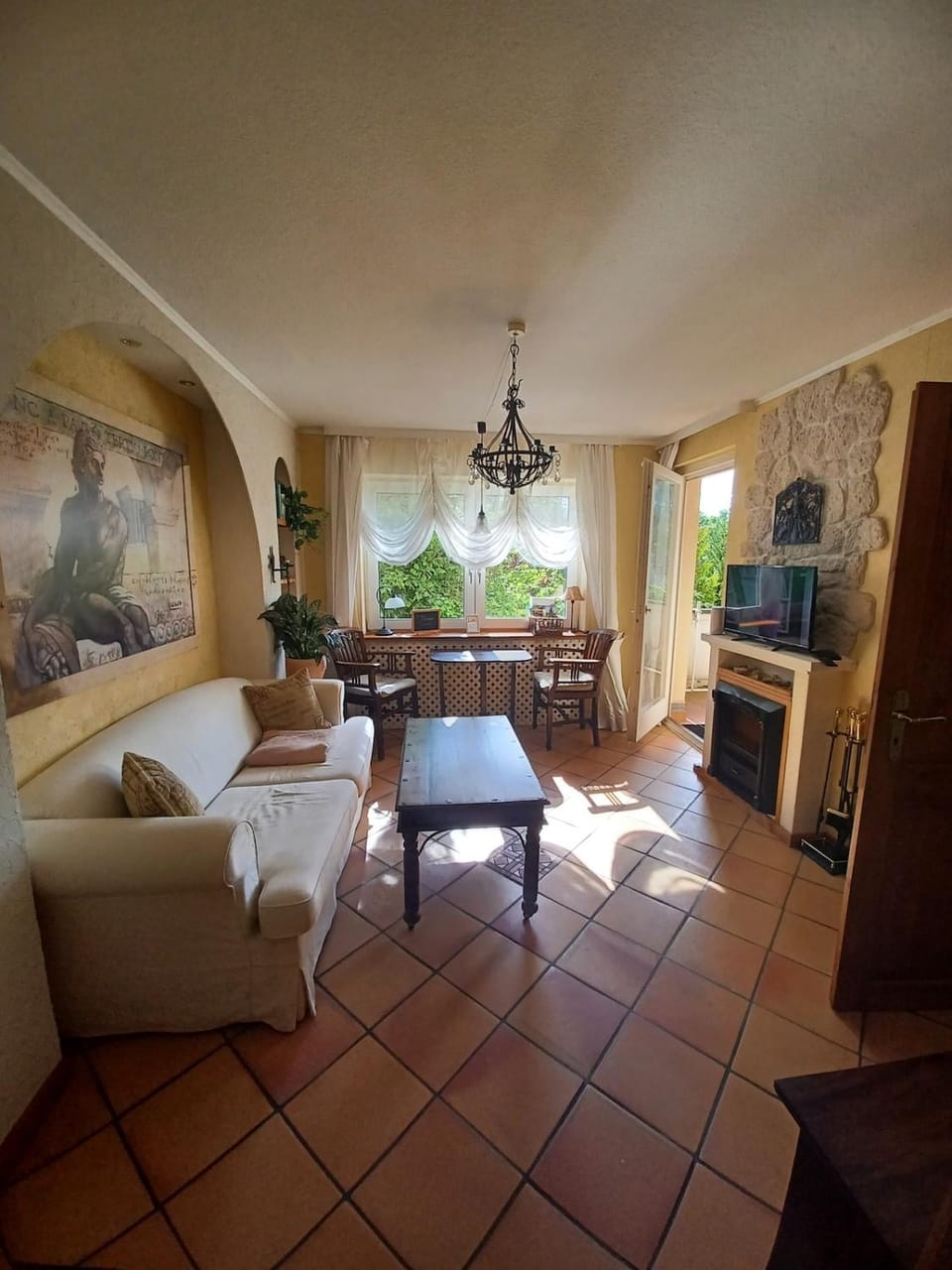 Living room, Dining area