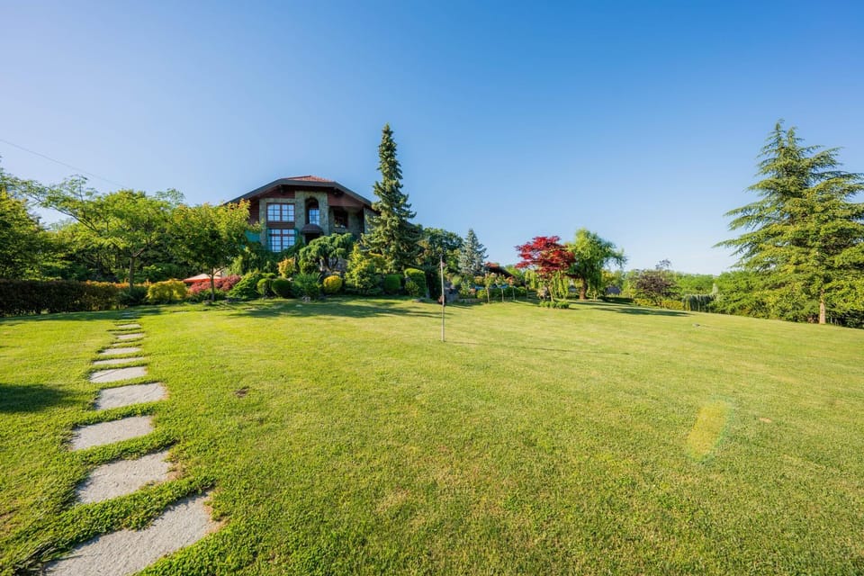 Property building, Spring, Day, Natural landscape, Garden view