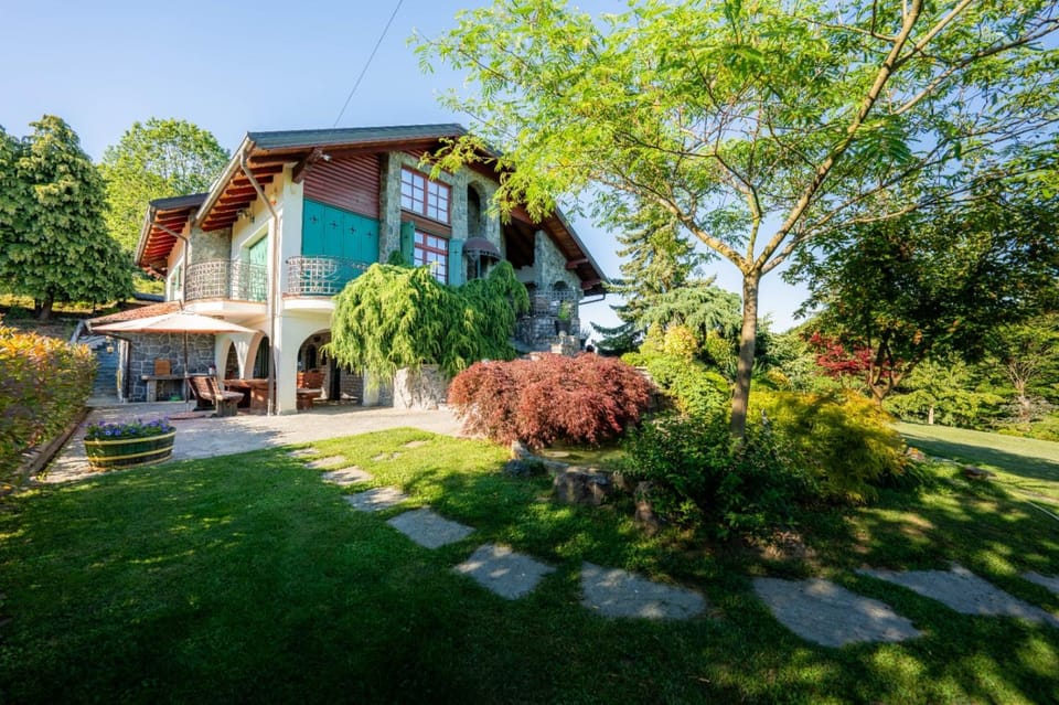 Property building, Natural landscape, Garden view
